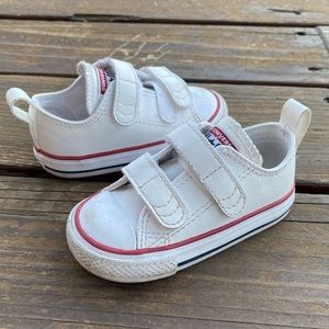 Converse all star - all leather- white velcro baby shoes